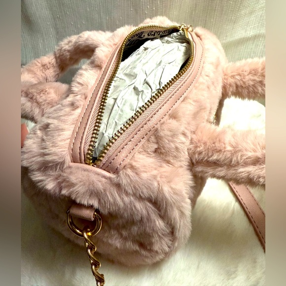 NEW Juicy Couture Pink Fuzzy Roll Crossbody Bag - Picture 6 of 7